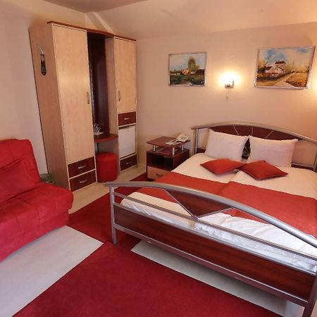 Hotel Zeneva Kragujevac Esterno foto