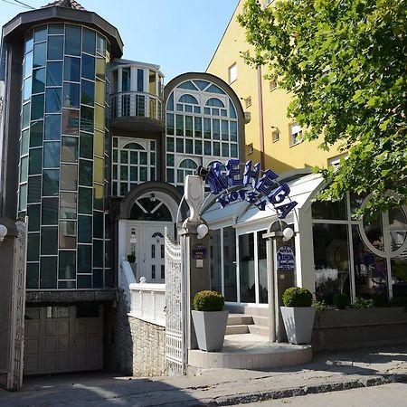 Hotel Zeneva Kragujevac Esterno foto