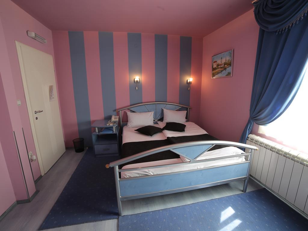 Hotel Zeneva Kragujevac Camera foto