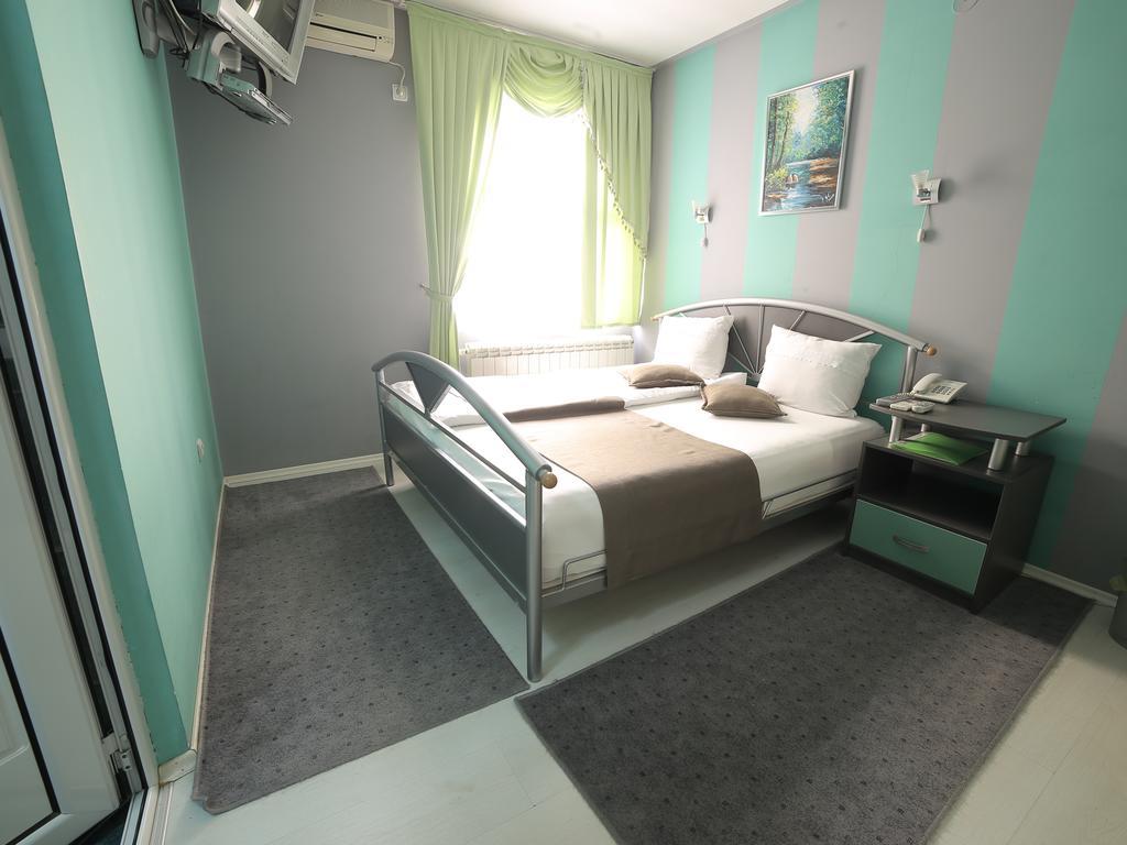 Hotel Zeneva Kragujevac Camera foto