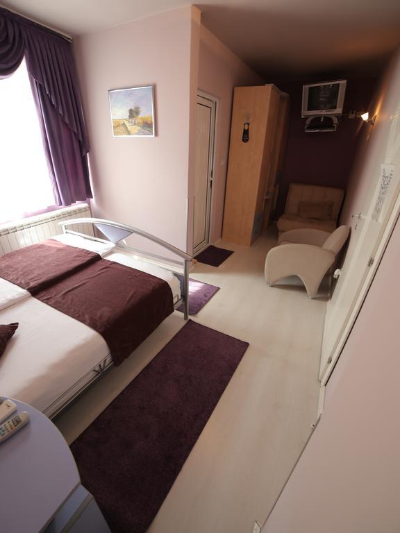 Hotel Zeneva Kragujevac Camera foto