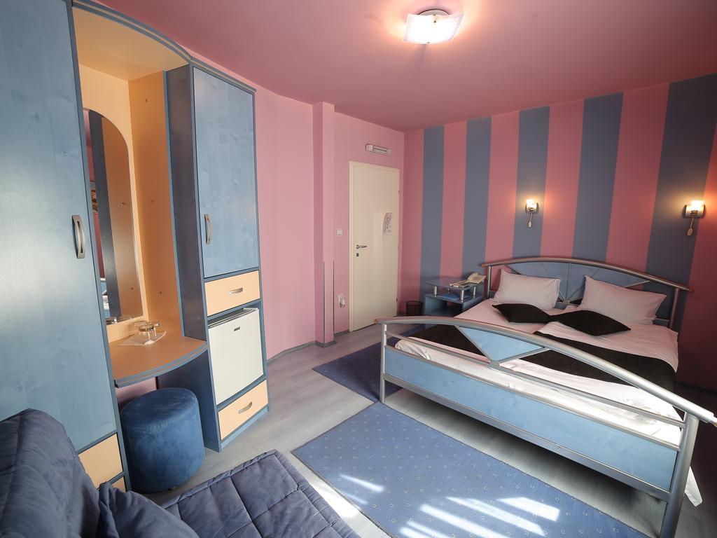 Hotel Zeneva Kragujevac Camera foto