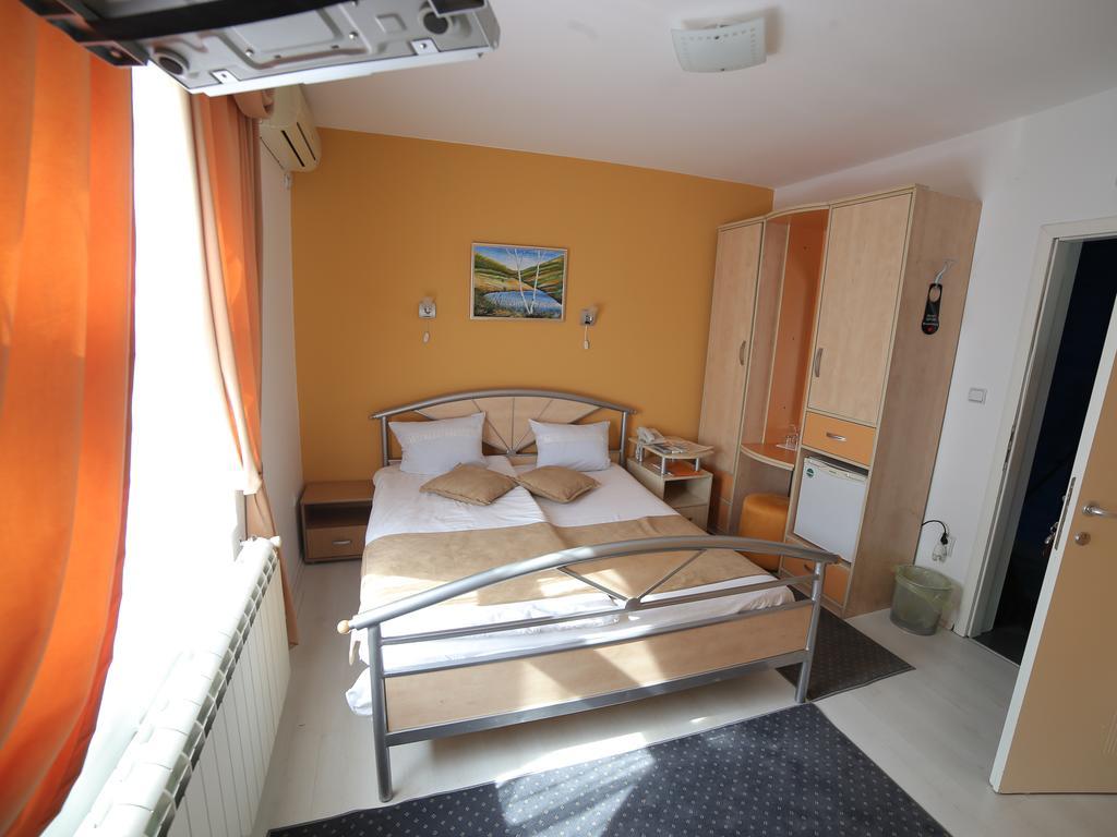 Hotel Zeneva Kragujevac Camera foto