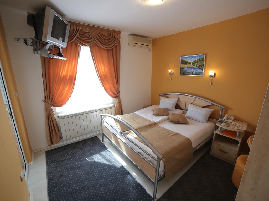 Hotel Zeneva Kragujevac Camera foto