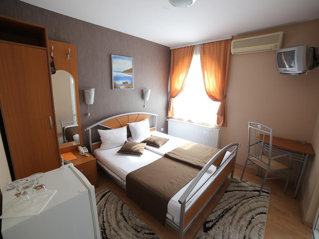 Hotel Zeneva Kragujevac Camera foto