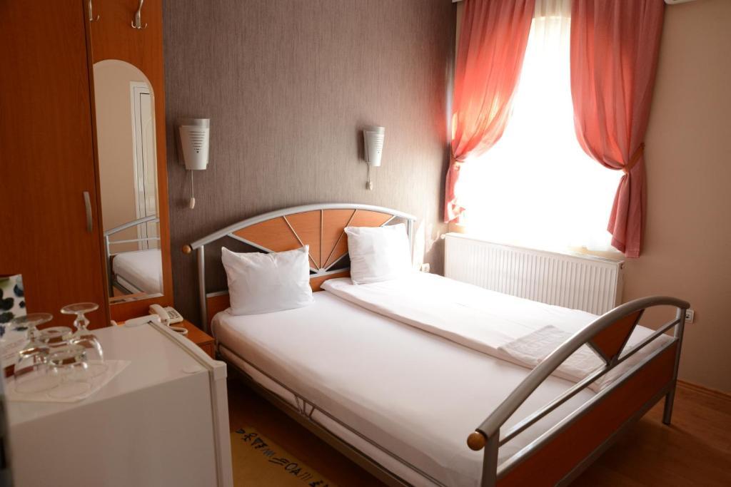 Hotel Zeneva Kragujevac Camera foto